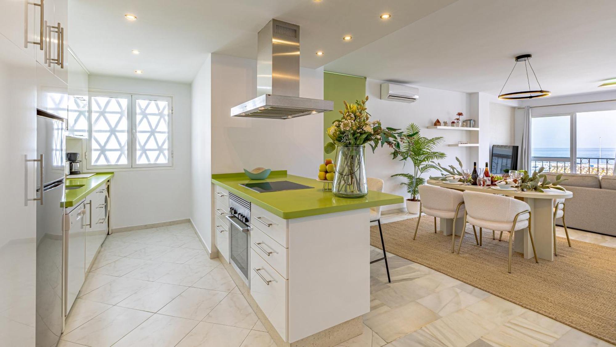 Vacation Marbella I Sea Views, 24-7 Security, Parking, Walk To Everything In Luxurious Puerto Banus المظهر الخارجي الصورة