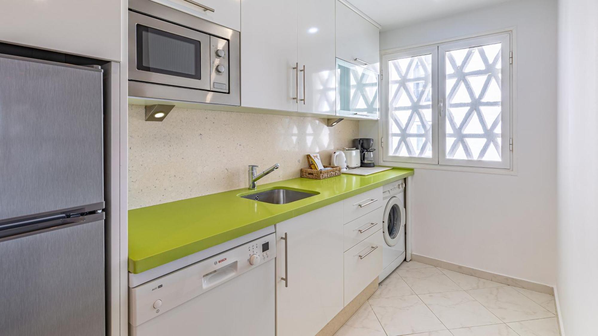Vacation Marbella I Sea Views, 24-7 Security, Parking, Walk To Everything In Luxurious Puerto Banus المظهر الخارجي الصورة